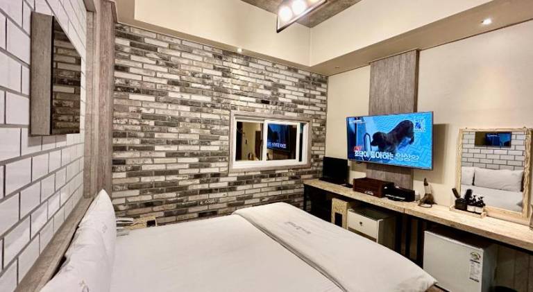 2SOME Motel