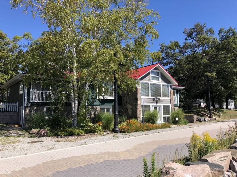 Cabin Honey Harbour