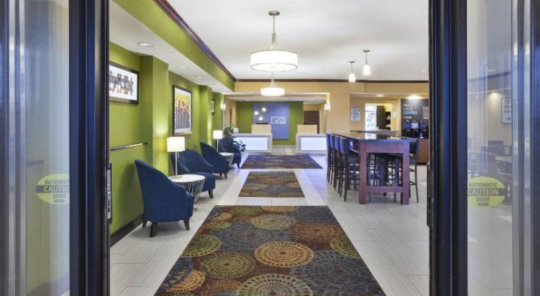 Holiday Inn Express Hotel & Suites Circleville By IHG — photo 2
