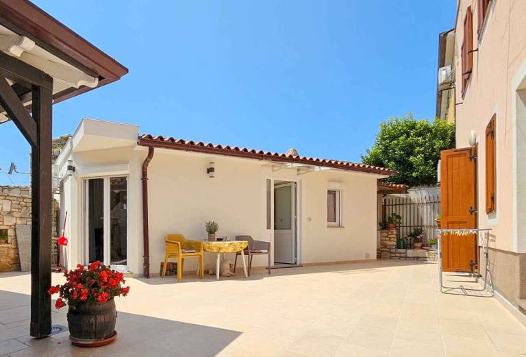 Rental apartment with terrace & BBQ | Next to the beach | Dogs allowed — photo 4