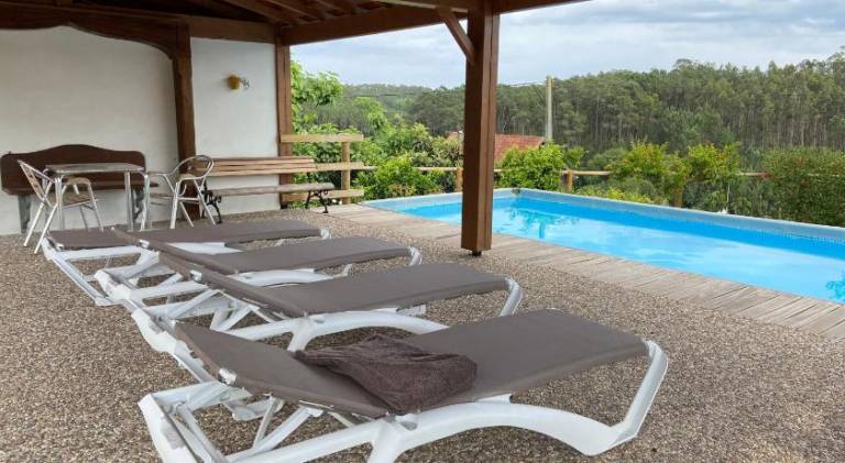 Villa with yard, barbeque & private pool — photo 3