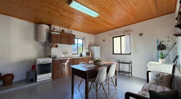 Fully equipped holiday apartment with patio & grill | Suitable for remote work | Pets allowed — photo 3