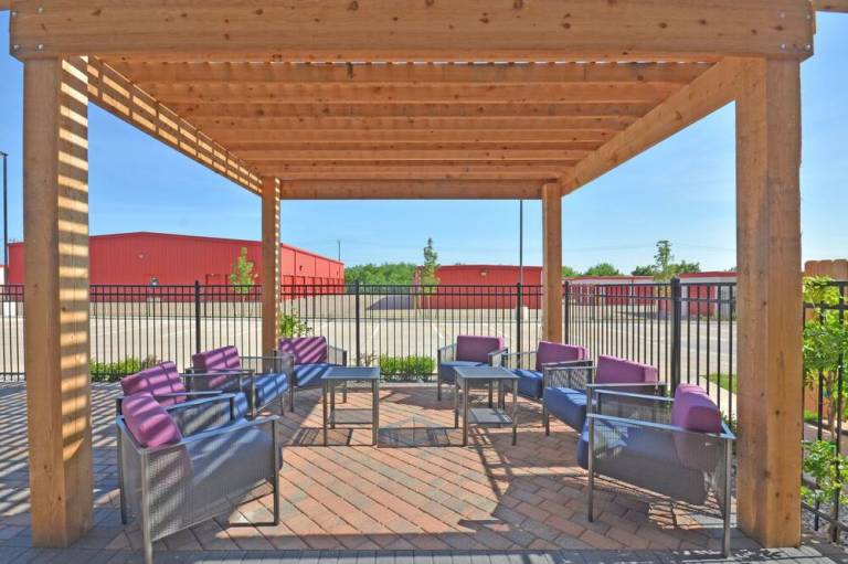 Holiday Inn Express & Suites Oklahoma City Mid Arpt Area by IHG