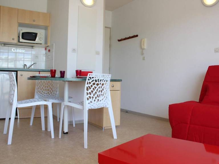 Rental apartment with pool — photo 2