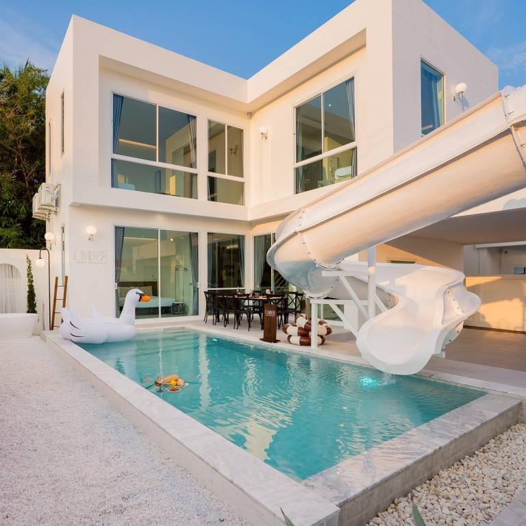 House with 4 rooms for 12 persons in Sattahip