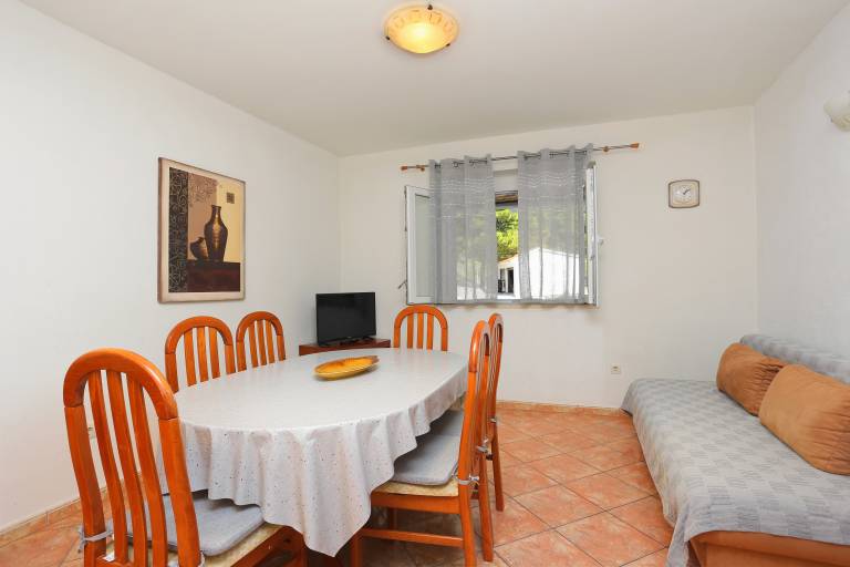 Two bedroom apartment with terrace and sea view Brela, Makarska (A-6688-a) — photo 4