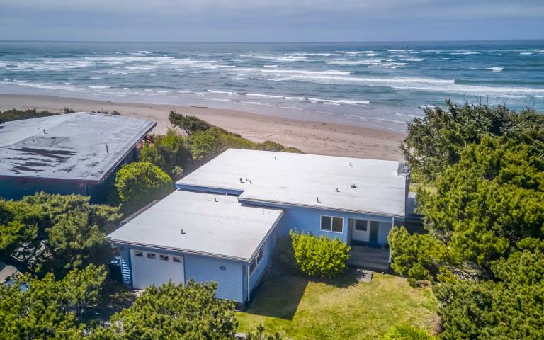House  Waldport
