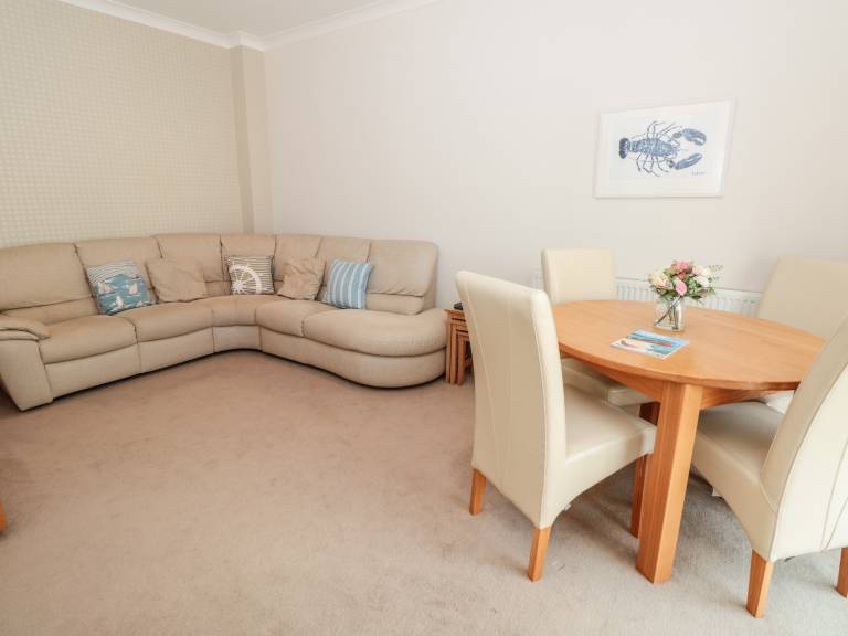 Cottage with 2 rooms for 4 persons — photo 3