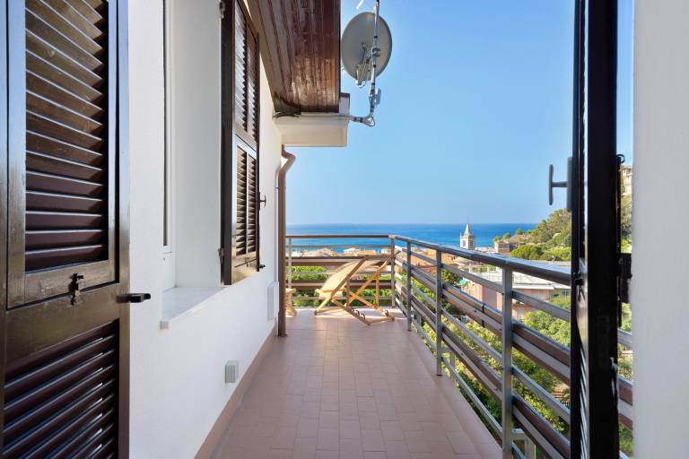 Apartment 'Attico Con Vista' with Sea View, Balcony and Wi-Fi — photo 2