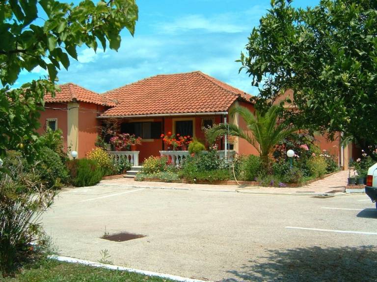House Kavos