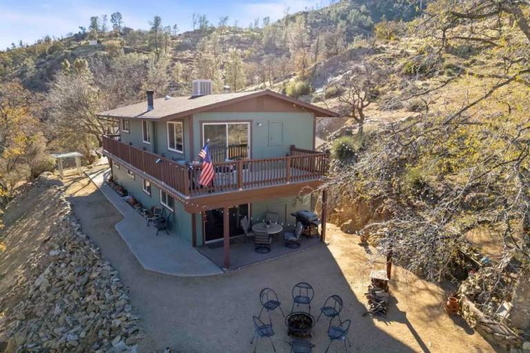 House  Kernville