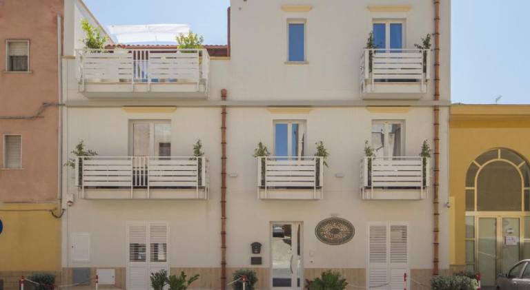 Rental apartment with patio in Marsala