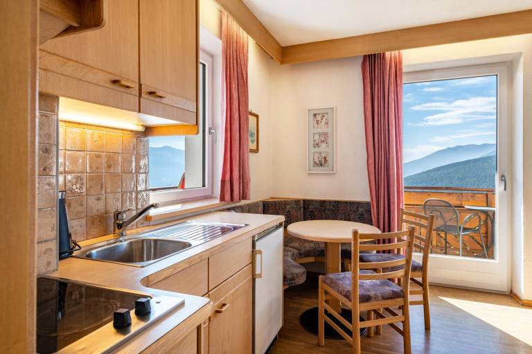 Inviting Eisacktal Apartment with Mountain Views, Terrace & Prime Location in Meransen — photo 5