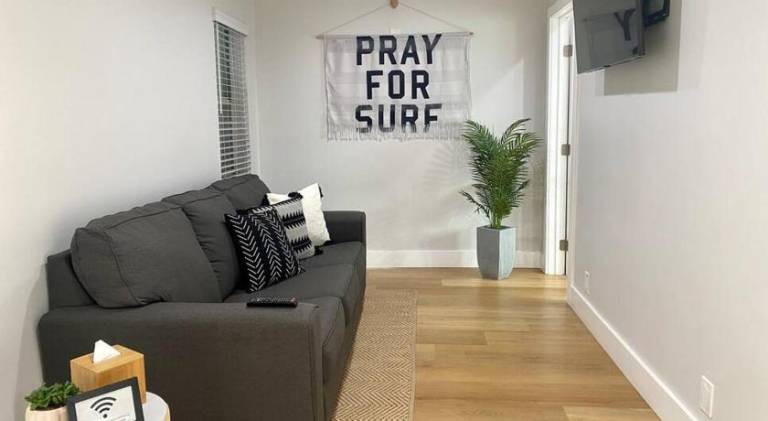 Apartment | Beach nearby | Pets allowed in Orange, CA