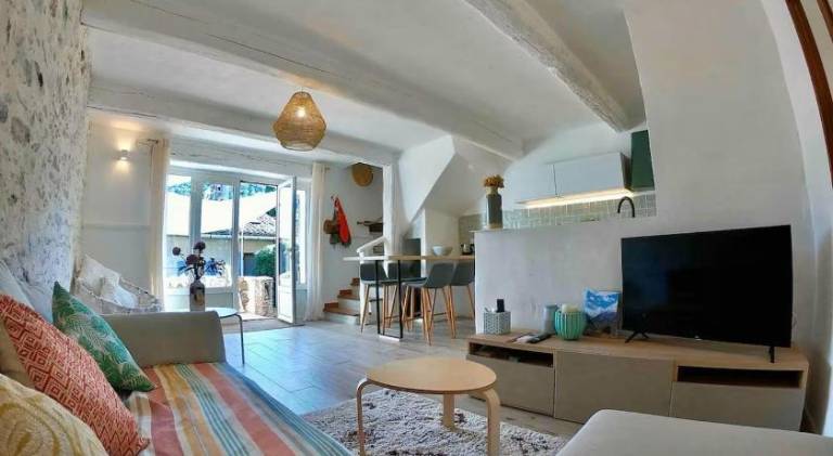 Holiday apartment with barbecue & terrace — photo 2