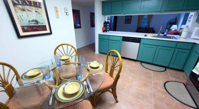 Charming vacation home with pool | Close to the beach | Pet-friendly — photo 2