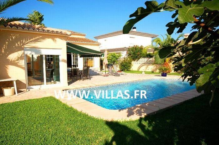 Villa with private pool, yard & grill | Garden view — photo 2