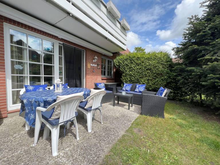 Holiday apartment with patio — photo 4