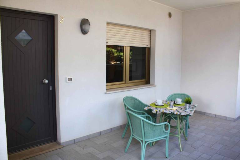 Pleasant apartment with patio & garden | Beach nearby | Pets allowed — photo 2