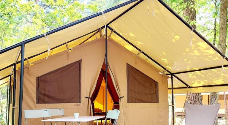 Camping Onlycamp Les Premieres Vignes in Beaune