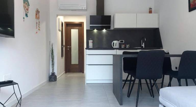 Rental apartment with yard — photo 2