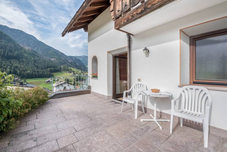 Rental apartment with yard, fast internet & sauna | Mountain view in Ortisei