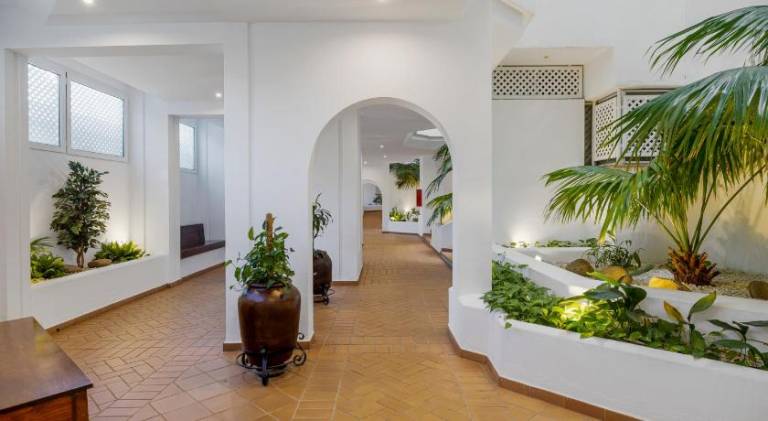 Holiday apartment with pool — photo 5