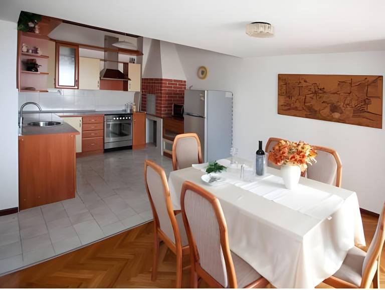 Znjan Beach Apartments — photo 4