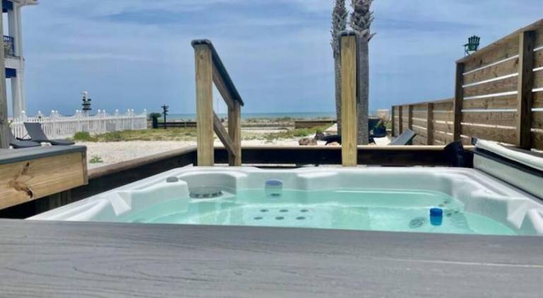 Stairway to Heaven Hot Tub Beach Retreat — photo 5