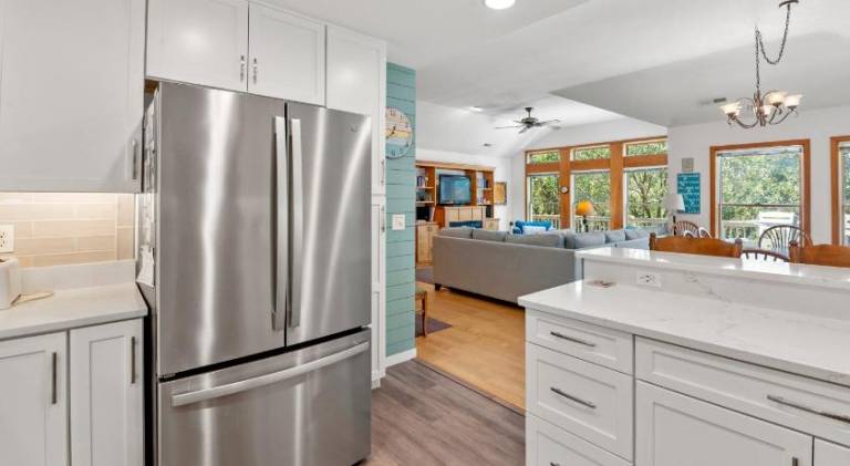 House with hot tub & pool | Pets are welcome — photo 4