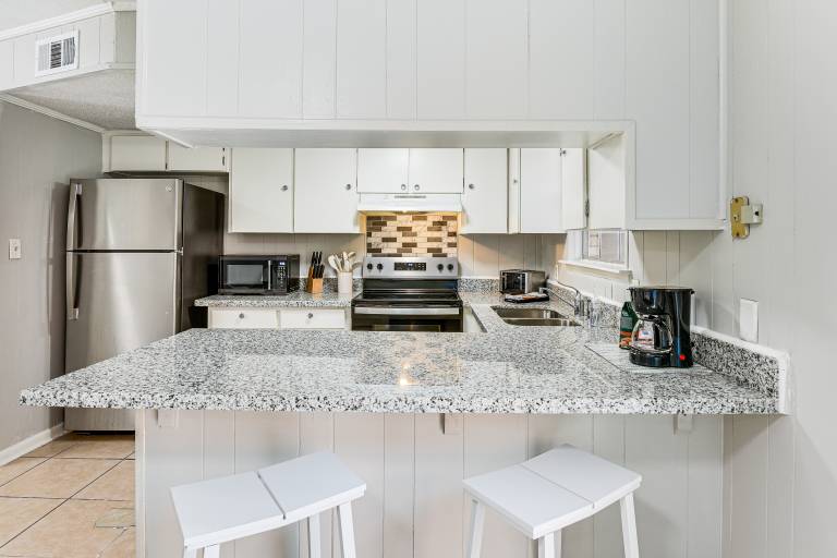 2 Mi to Garniers Beach Park: Pet-Friendly FWB Home — photo 4