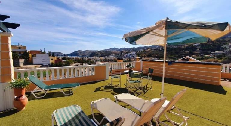 Serviced apartment with pool, hot tub & patio | Close to the beach | Pets allowed — photo 5