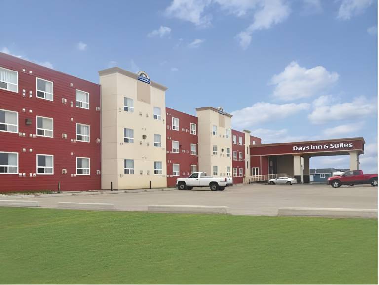 Quality Inn & Suites in Whitecourt, AB