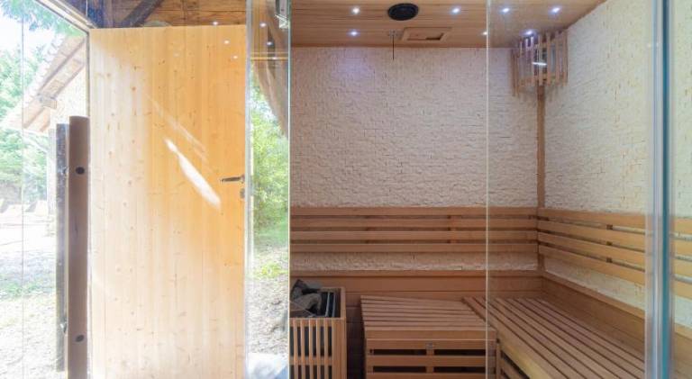 House with pool — photo 5