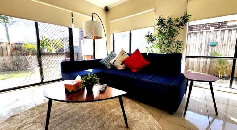 House  Lynbrook
