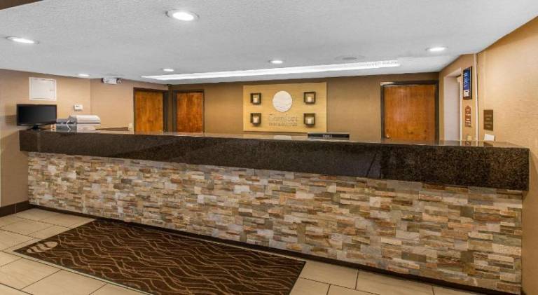 Budget Inn - Denver East — photo 3