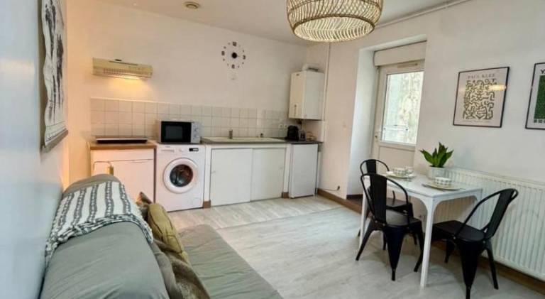 Holiday apartment with 1 room for 2 persons in Bourg-les-Valence