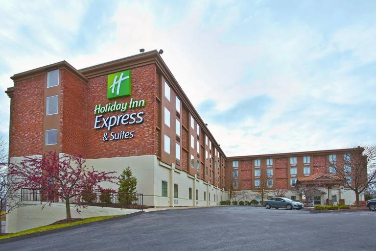 Holiday Inn Express and Suites Pittsburgh West Mifflin By IHG