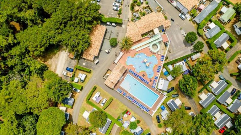 Family-oriented camping suite with patio, pool & yard | Pet-friendly — photo 5