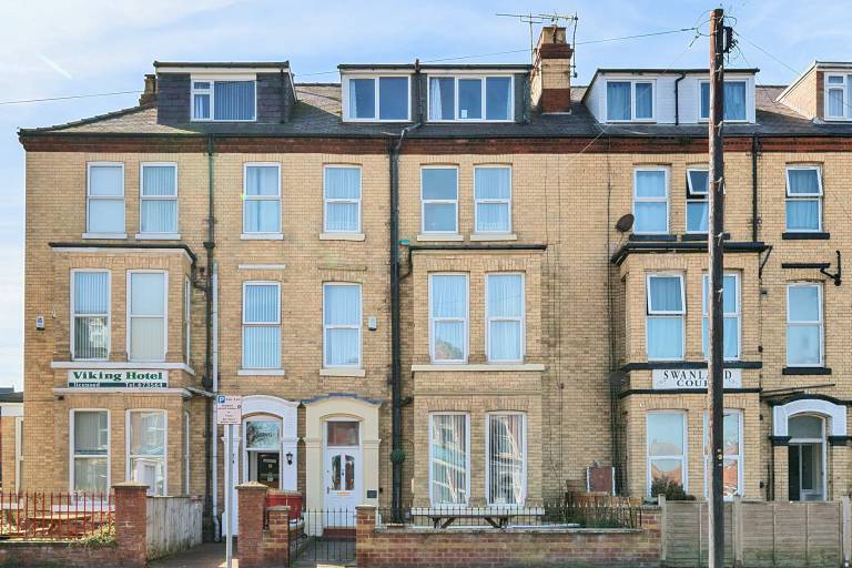 Cottage with garden & jacuzzi | Beach view in Bridlington
