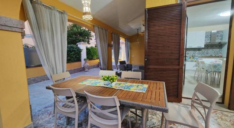 Vacation home with 1 room for 6 persons in Villasimius