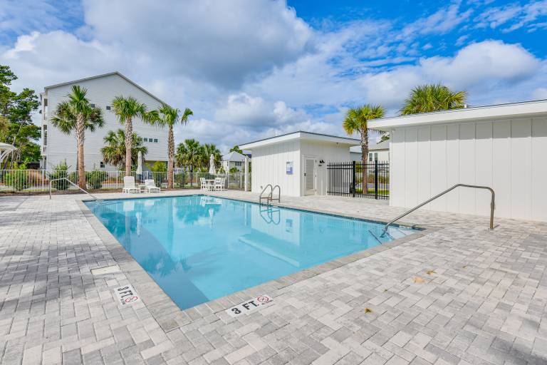 Inlet Beach Cottage: Close to Beach Access! in Sunnyside, AL