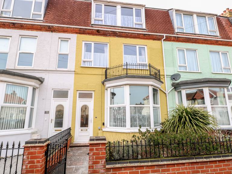 Cottage with yard | Beach view in Great Yarmouth