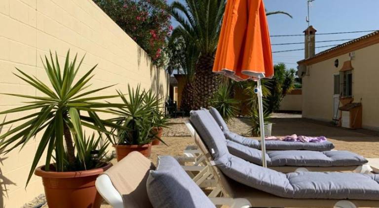 Vacation home with grill, private pool & patio — photo 3
