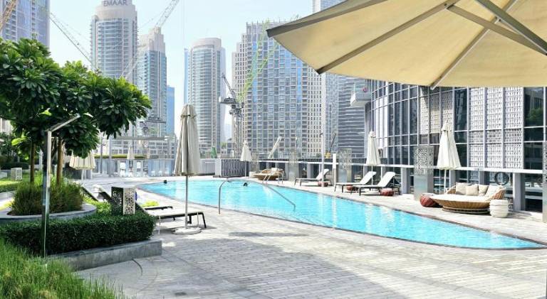 Fully equipped holiday apartment with patio, sauna & hot tub | Close to Burj Khalifa | Suitable for remote work | Pets allowed — photo 4
