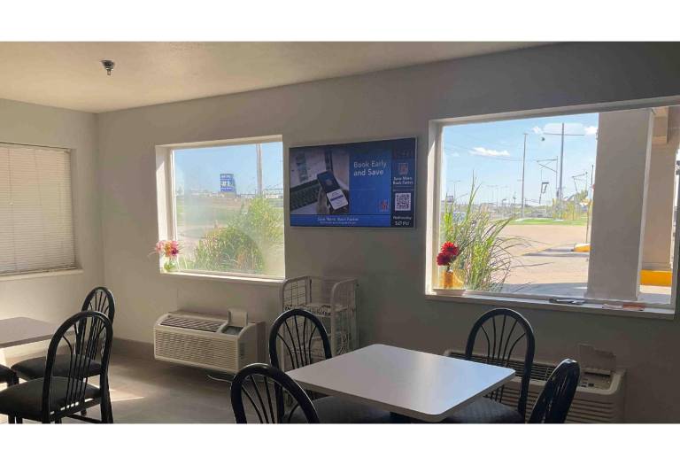 Motel 6 Omaha, NE — photo 4
