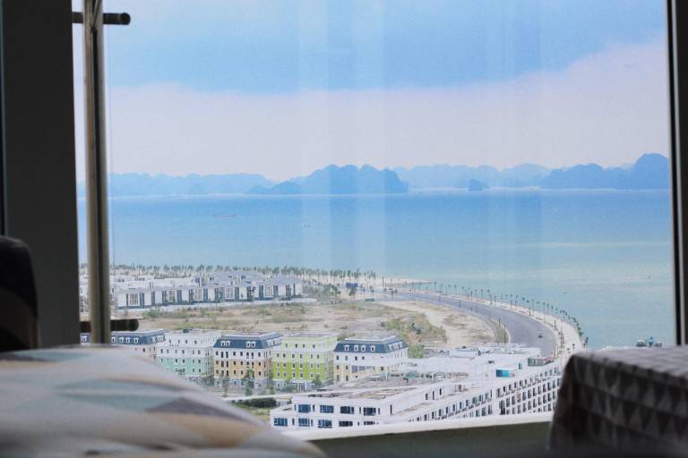Apartment with hot tub & pool | Suitable for remote work in Ha Long