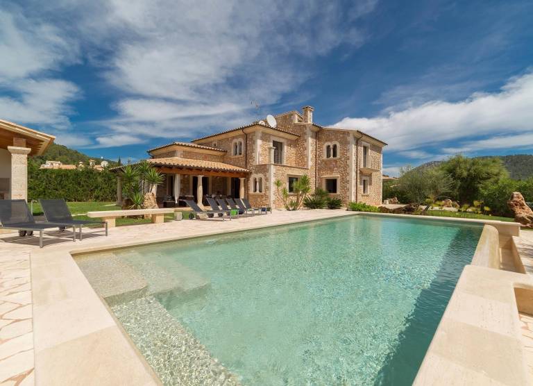 Villa Crestatx