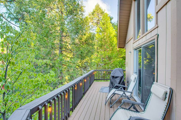 1 Mi to Lake Arrowhead Village! Cabin w/ Game Room — photo 4