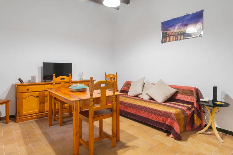 Nice rental apartment with fast internet | Near Torre del Oro | Pets are welcome — photo 2